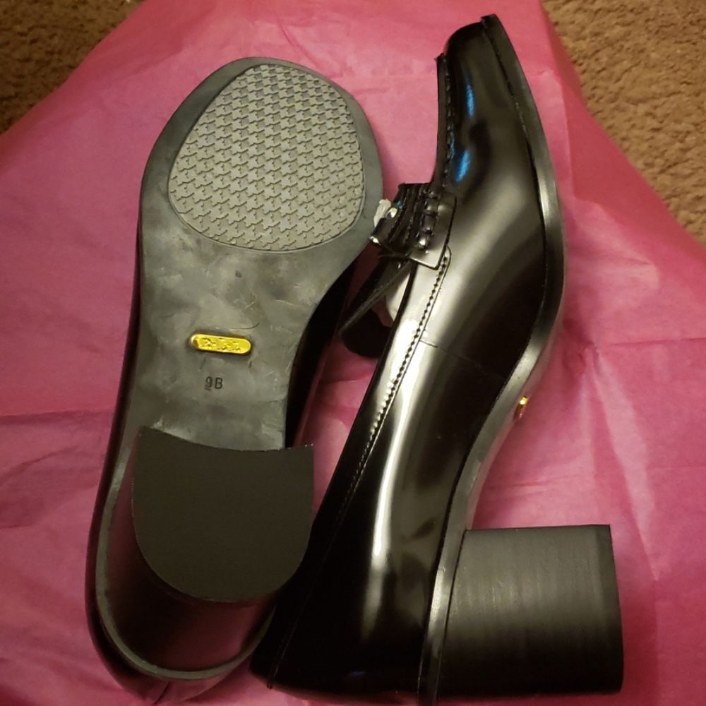 Shoe - Picture 4 of 7